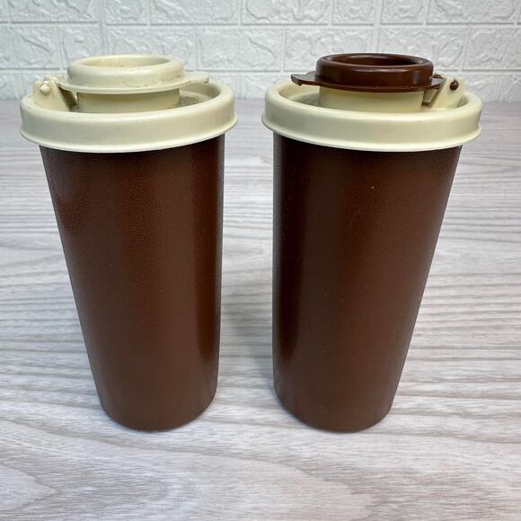 Vtg Tupperware Salt & Pepper Shaker Set 1329-12 w/ Flip Top Lid Brown & Almond - Picture 7 of 7